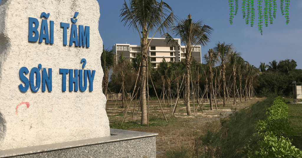 Bãi tắm Sơn Thủy Đà Nẵng với bãi cát trắng mịn và nước biển trong xanh