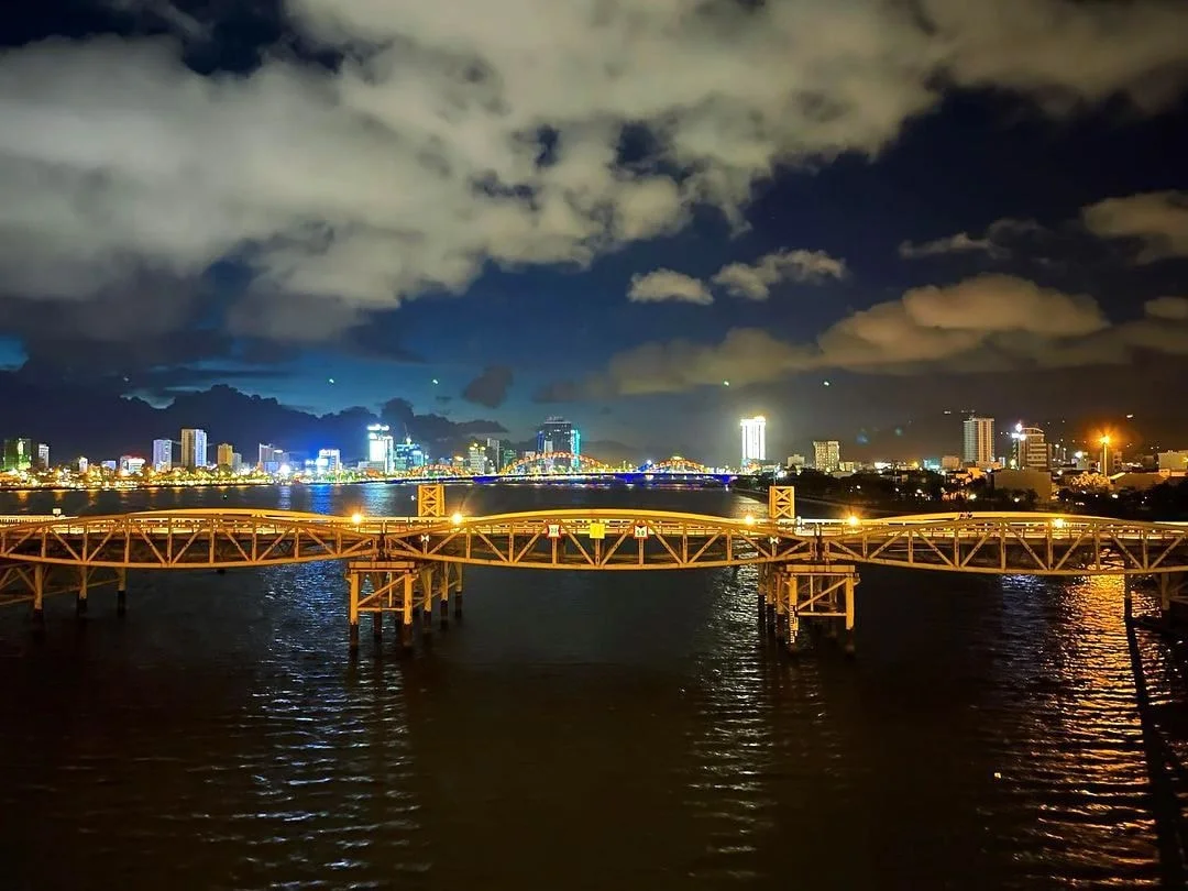 Cầu Nguyễn Văn Trỗi Đà Nẵng về đêm lung linh ánh đèn