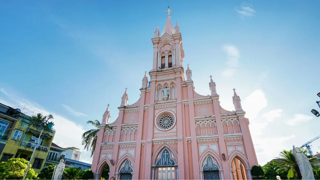 Khám phá Nhà thờ Con Gà Đà Nẵng – điểm check in HOT 2025 (Ảnh Sưu tầm)