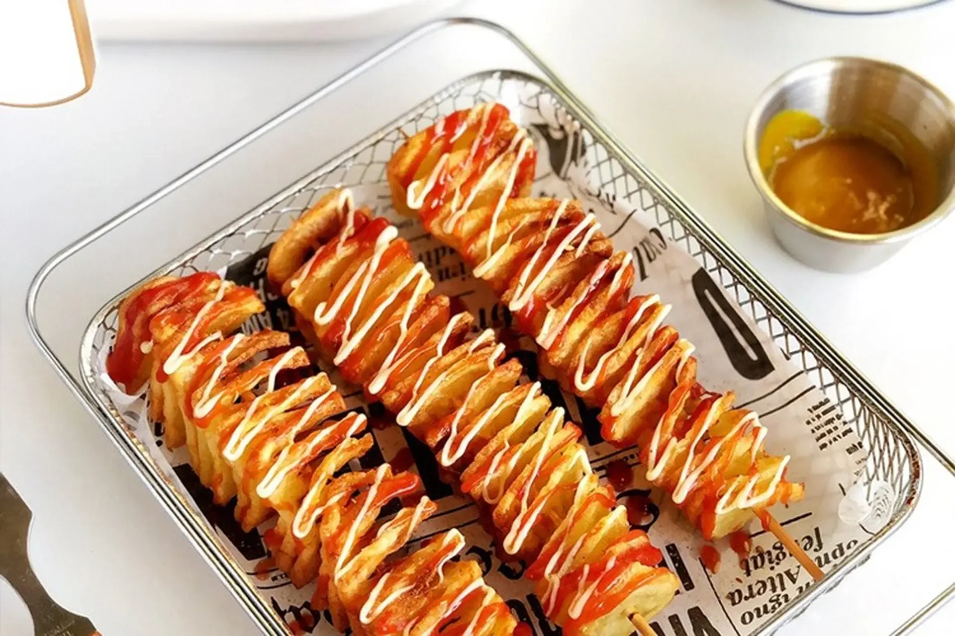 Khoai tây lốc xoáy tại Chợ Đêm An Thượng (Ảnh Sưu tầm) Khoai tây lốc xoáy tại Chợ Đêm An Thượng (Ảnh Sưu tầm)