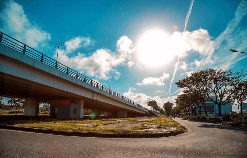 Thời điểm lý tưởng tham quan cầu Tiên Sơn (Ảnh Sưu tầm)