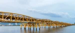 Toàn cảnh cầu Nguyễn Văn Trỗi Đà Nẵng với kiến trúc giàn thép vàng đặc trưng
