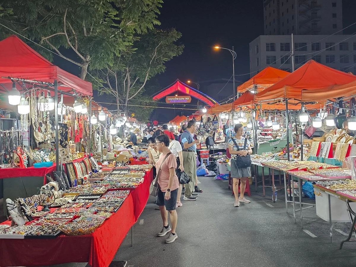 Trải nghiệm Chợ Đêm An Thượng mua sắm và giải trí nhộn nhịp. (Ảnh Sưu tầm) Trải nghiệm Chợ Đêm An Thượng mua sắm và giải trí nhộn nhịp. (Ảnh Sưu tầm)