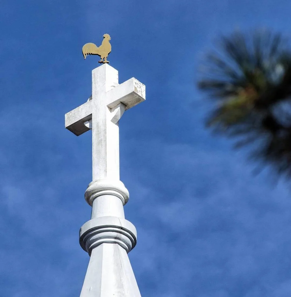 Tượng gà kim loại tại nhà thờ Con Gà (Ảnh Sưu tầm)