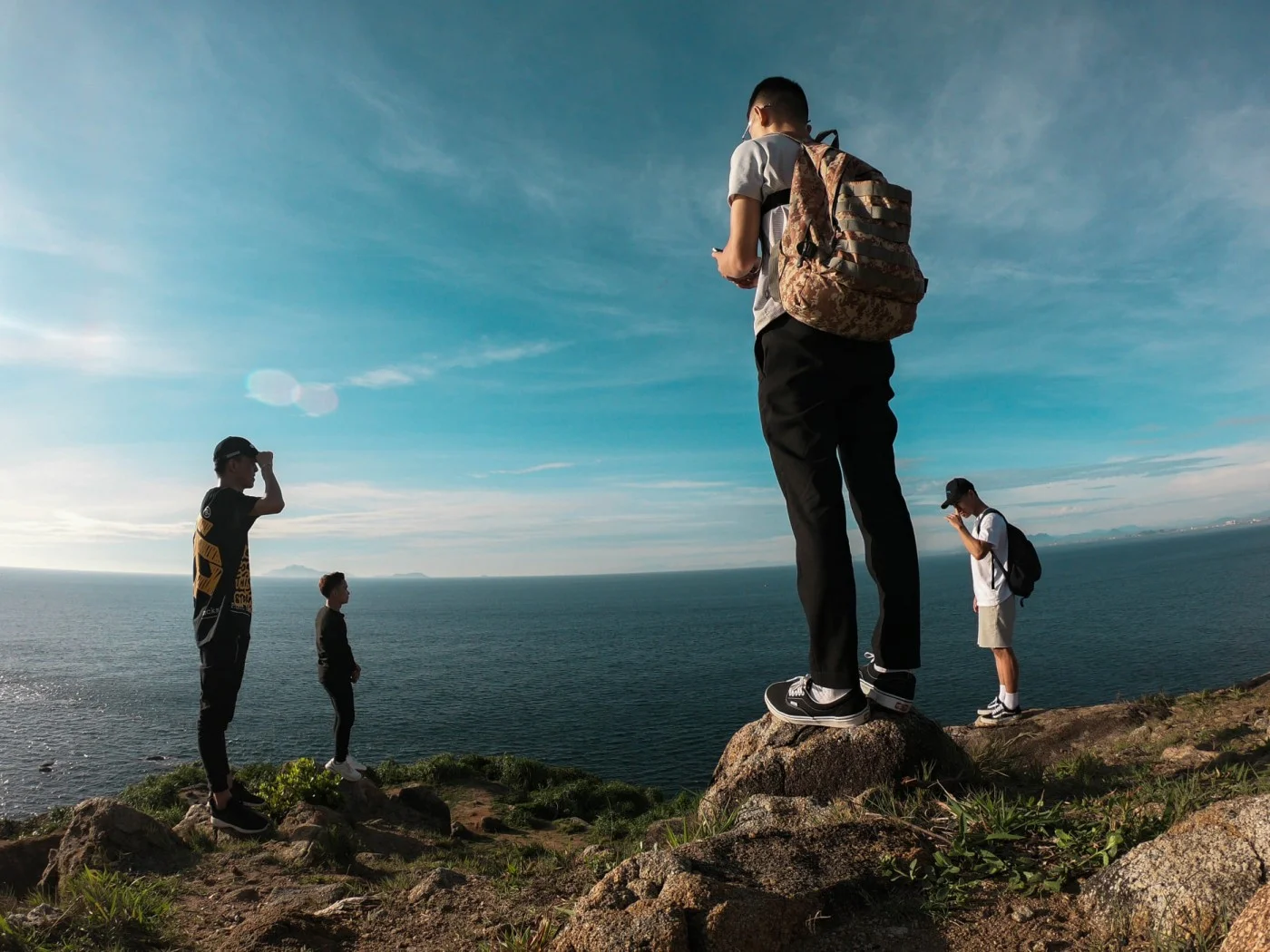 địa điểm lý tưởng dành cho nhóm bạn cắm trại tại Mũi Nghê Đà Nẵng.